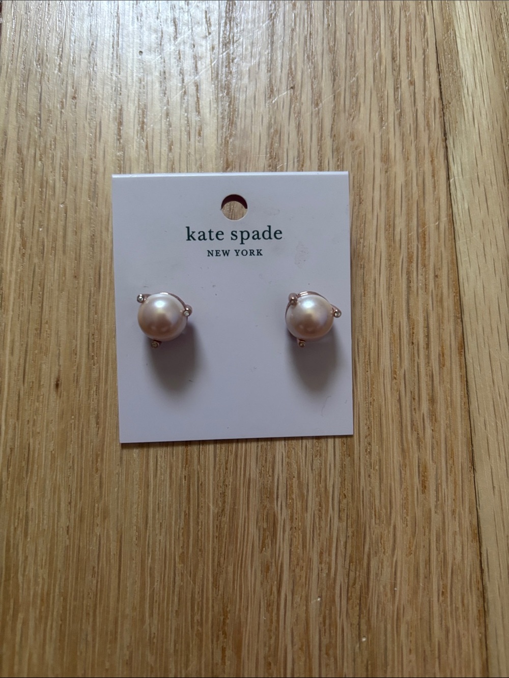 kate spade pearl stud earrings in cream and gold